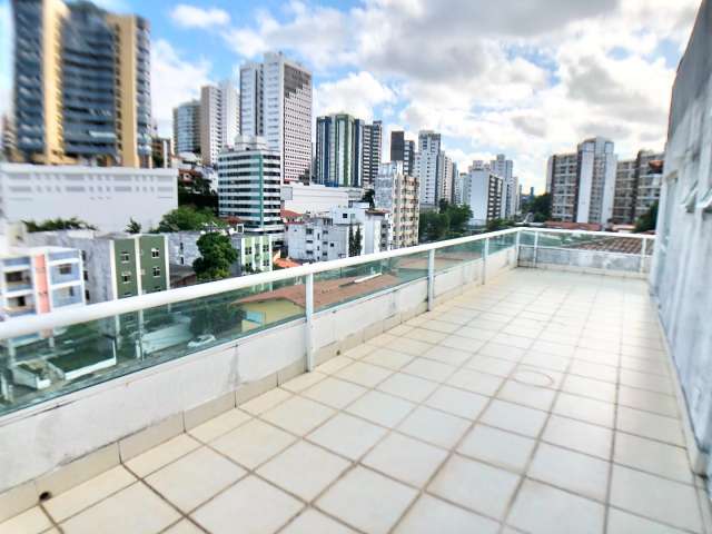 Casa em Caminho das Árvores com 4 suítes, 646,00 m² à venda por R$ 2.400.000,00