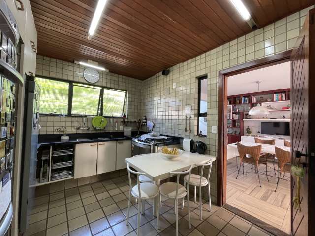 Casa Piatã 3 quartos e 3 suítes, 240,00 m² à venda por R$ 1.990.000,00