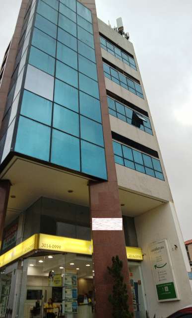 Loja com 30m² e mezanino com 102,00 m² frente de rua para alugar na Paulo VI, Pituba, Salvador/BA.  