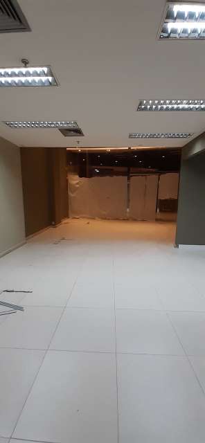 Loja com 125m² de térreo e 80m² de mezanino para alugar no Mundo  Plaza - Caminho das Árvores, Salvador/BA