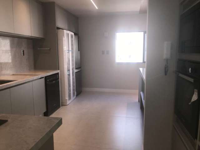 Apartamento no Caminho das Árvores de 3 suítes, 234 m² à venda por R$ 2.200.000,00