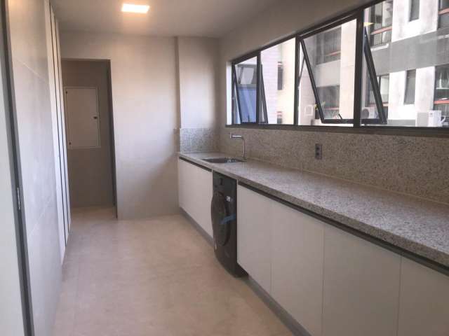 Apartamento no Caminho das Árvores de 3 suítes, 234 m² à venda por R$ 2.200.000,00