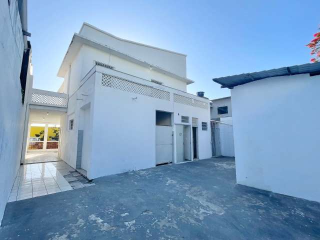 Casa com 4 quartos, 290 m² à venda por R$ 1.000.000,00