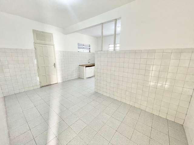 Casa com 4 quartos, 290 m² à venda por R$ 1.000.000,00