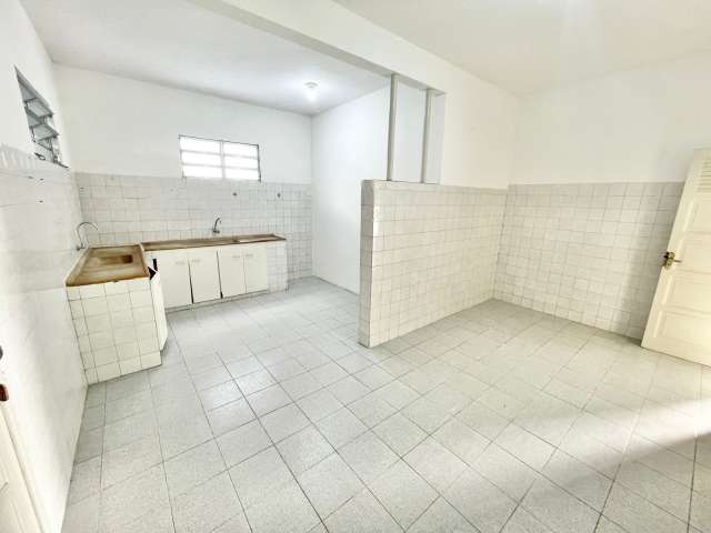 Casa com 4 quartos, 290 m² à venda por R$ 1.000.000,00