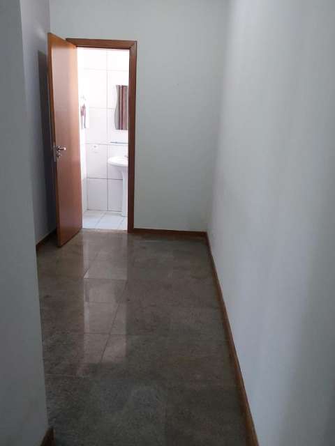 Sala com para alugar por R$ 800,00, Garibaldi, Salvador/BA