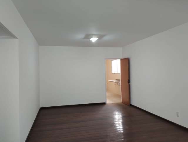 Apartamento em Ondina com 4 quartos, 3 suítes, 197 m² à venda por R$ 650.000,00