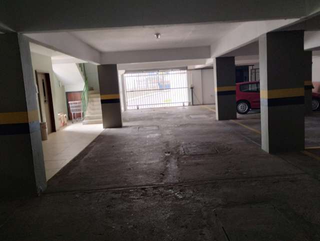 Apartamento em Ondina com 4 quartos, 3 suítes, 197 m² à venda por R$ 650.000,00