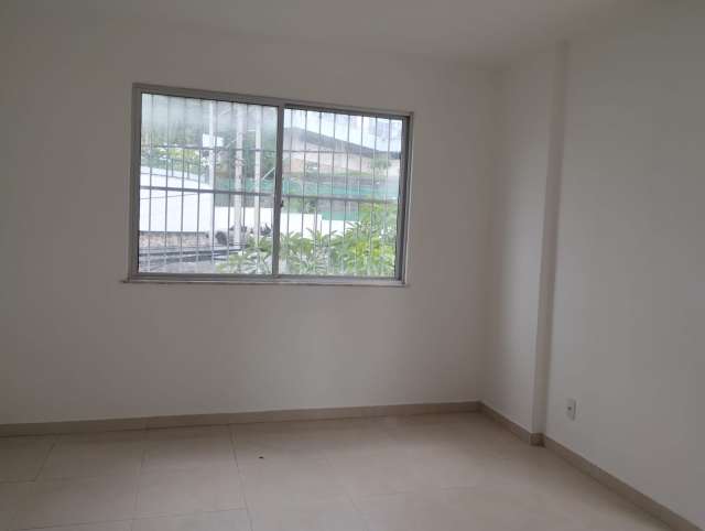 Apartamento em Ondina com 4 quartos, 3 suítes, 197 m² à venda por R$ 650.000,00