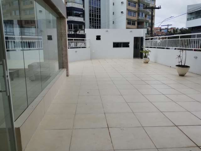 Apartamento em Ondina com 4 quartos, 3 suítes, 197 m² à venda por R$ 650.000,00