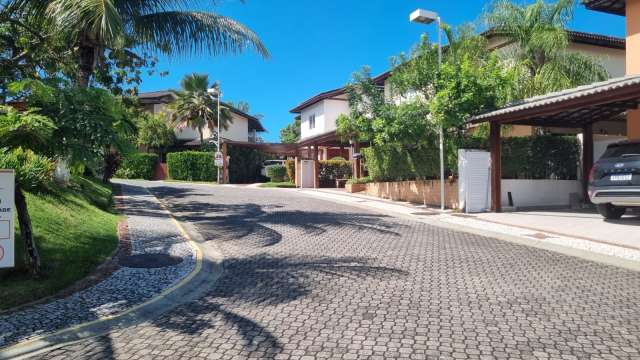 Casa em Buraquinho com 4 quartos sendo 2 suítes, 218m² à venda por R$ 1.499.000,00