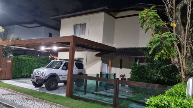 Casa em Buraquinho com 4 quartos sendo 2 suítes, 218m² à venda por R$ 1.499.000,00