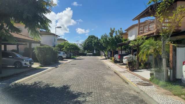 Casa em Buraquinho com 4 quartos sendo 2 suítes, 218m² à venda por R$ 1.499.000,00