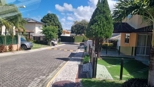 Casa em Buraquinho com 4 quartos sendo 2 suítes, 218m² à venda por R$ 1.499.000,00