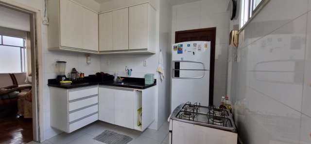 Apartamento na Pituba com 3 quartos sendo 1 suíte, 81m² à venda por R$ 320.000,00