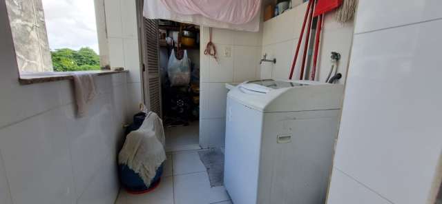 Apartamento na Pituba com 3 quartos sendo 1 suíte, 81m² à venda por R$ 320.000,00