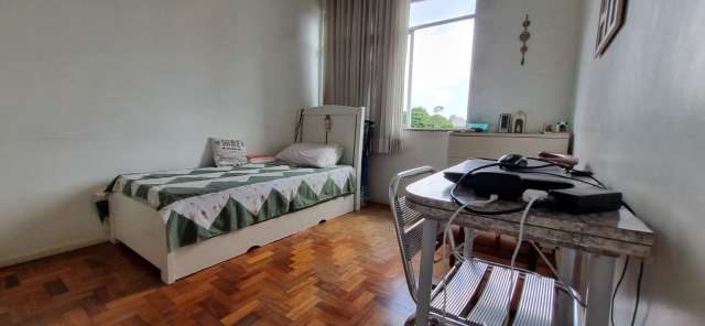 Apartamento na Pituba com 3 quartos sendo 1 suíte, 81m² à venda por R$ 320.000,00