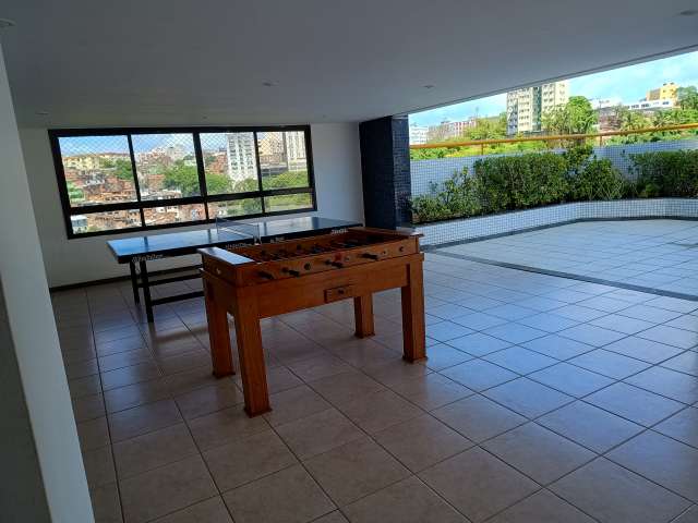 Apartamento no Candeal com 3 quartos sendo 1 suíte, 98m² à venda por R$ 550.000,00