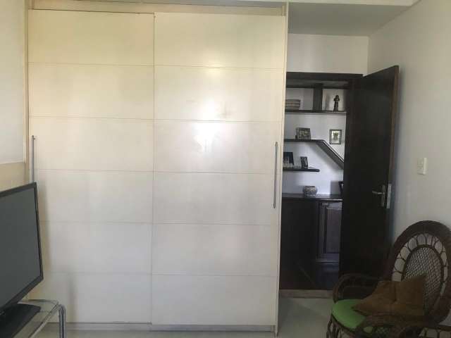 Apartamento no Itaigara com 3 quartos e 1 suíte, 154m² à venda por R$ 770.000,00