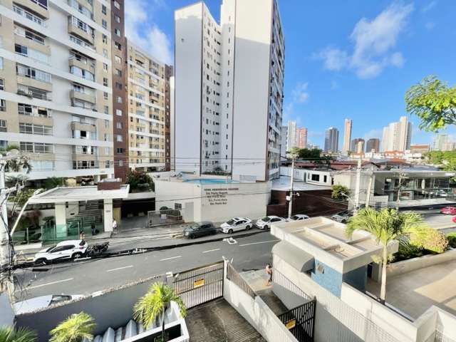 Apartamento no Caminho das Arvores com 4 quartos sendo 2 suítes, 132m² à venda por R$ 700.000,00