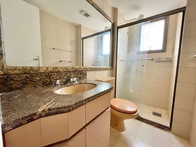 Apartamento no Caminho das Arvores com 4 quartos sendo 2 suítes, 132m² à venda por R$ 700.000,00