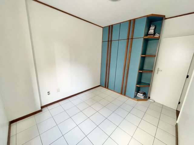 Apartamento no Caminho das Arvores com 4 quartos sendo 2 suítes, 132m² à venda por R$ 700.000,00