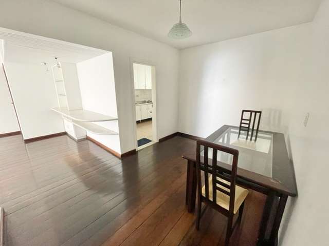 Apartamento no Caminho das Arvores com 4 quartos sendo 2 suítes, 132m² à venda por R$ 700.000,00