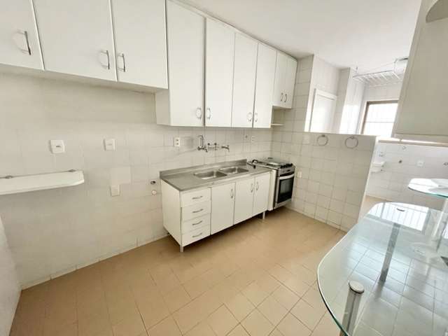 Apartamento no Caminho das Arvores com 4 quartos sendo 2 suítes, 132m² à venda por R$ 700.000,00