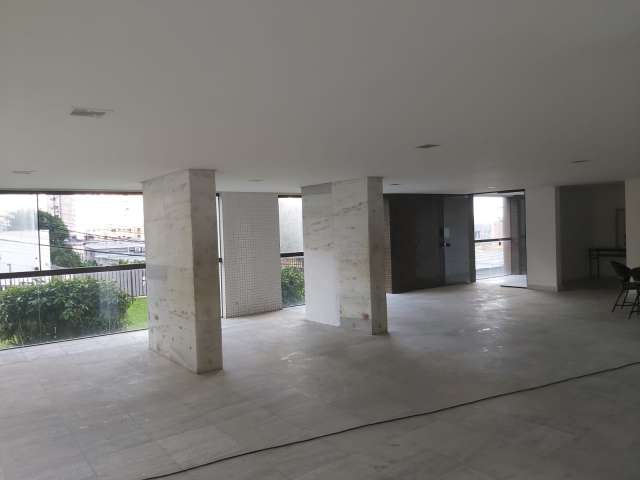 Apartamento na Pituba de 4 quartos sendo 1 suíte, 138m² à venda por R$ 650.000,00