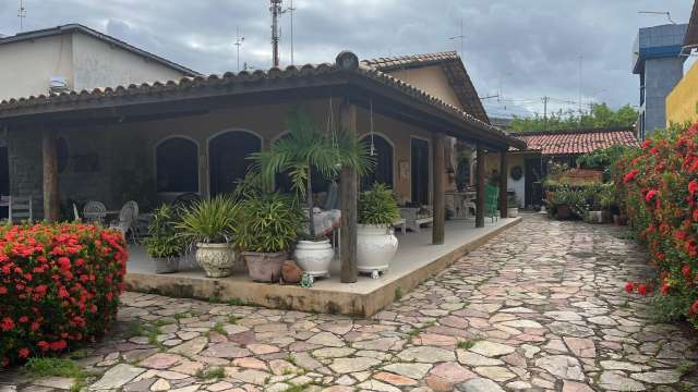 Casa em Piatã de 3 quartos sendo 1 suíte, 122m² à venda por R$ 1.200.000,00