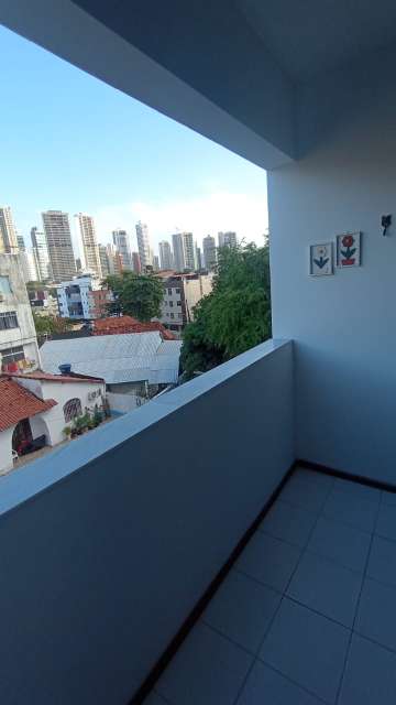 Apartamento no Rio Vermelho de 2 quartos, 80m² à venda por R$ 370.000,00