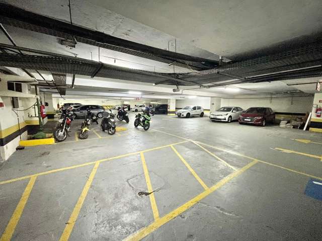 Prédio comercial com lojas e salas com 13.000,00 m² à venda por R$ 55.000.000,00 - Pavimento de Garagem