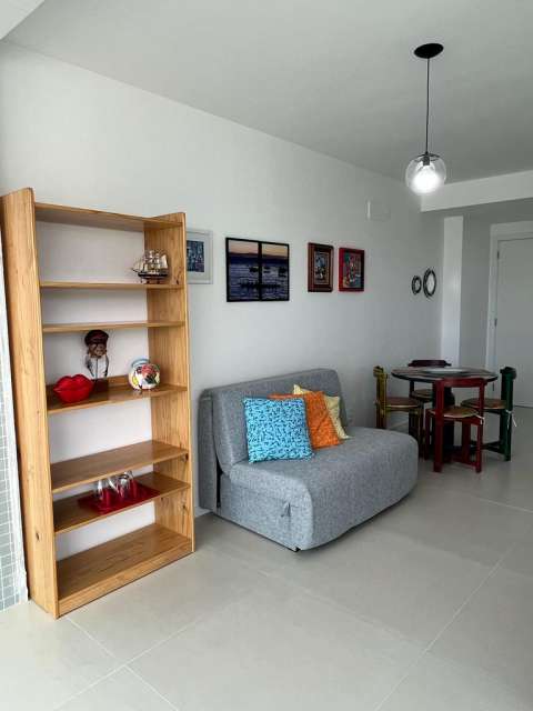 Apartamento na barra de 1 quarto sendo 1 suíte, 50m² à venda por R$ 890.000,00