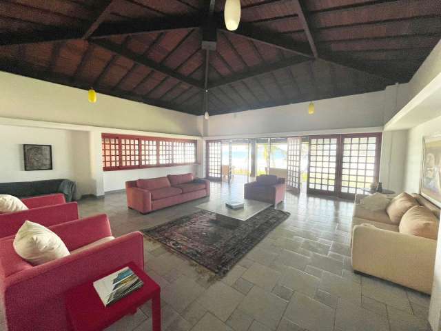 Casa FRENTE MAR em Busca Vida com 7 quartos e 7 suítes, 2.010m² à venda por R$ 7.000.000,00