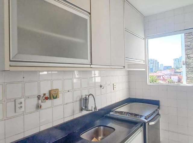 Apartamento no Costa Azul com 2 quartos e 1 suíte, 90m² à venda por R$ 420.000,00