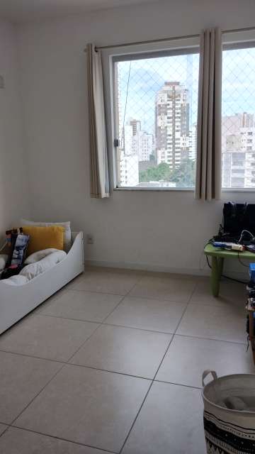 Apartamento na Barra com 3 quartos e 1 suíte, 132m² à venda por R$ 770.000,00