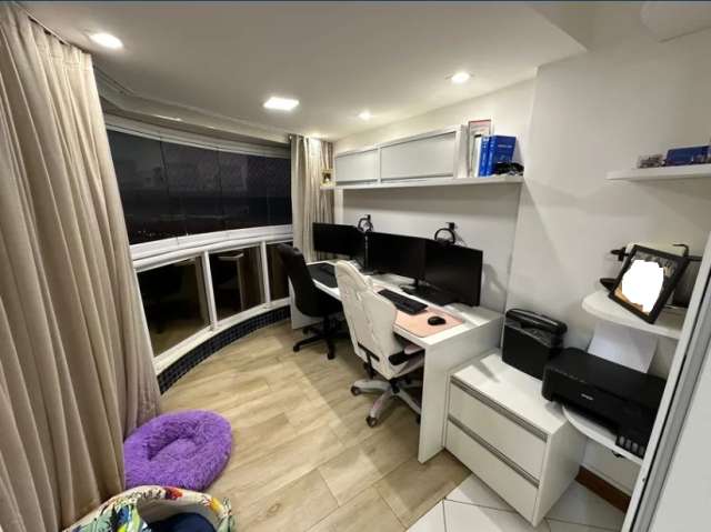 Apartamento na Armação com 2 suítes, 94m² à venda por R$ 790.000,00